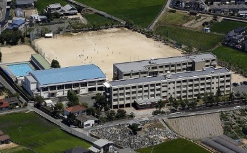 中学校　古高松中学校（中学校）まで1100m