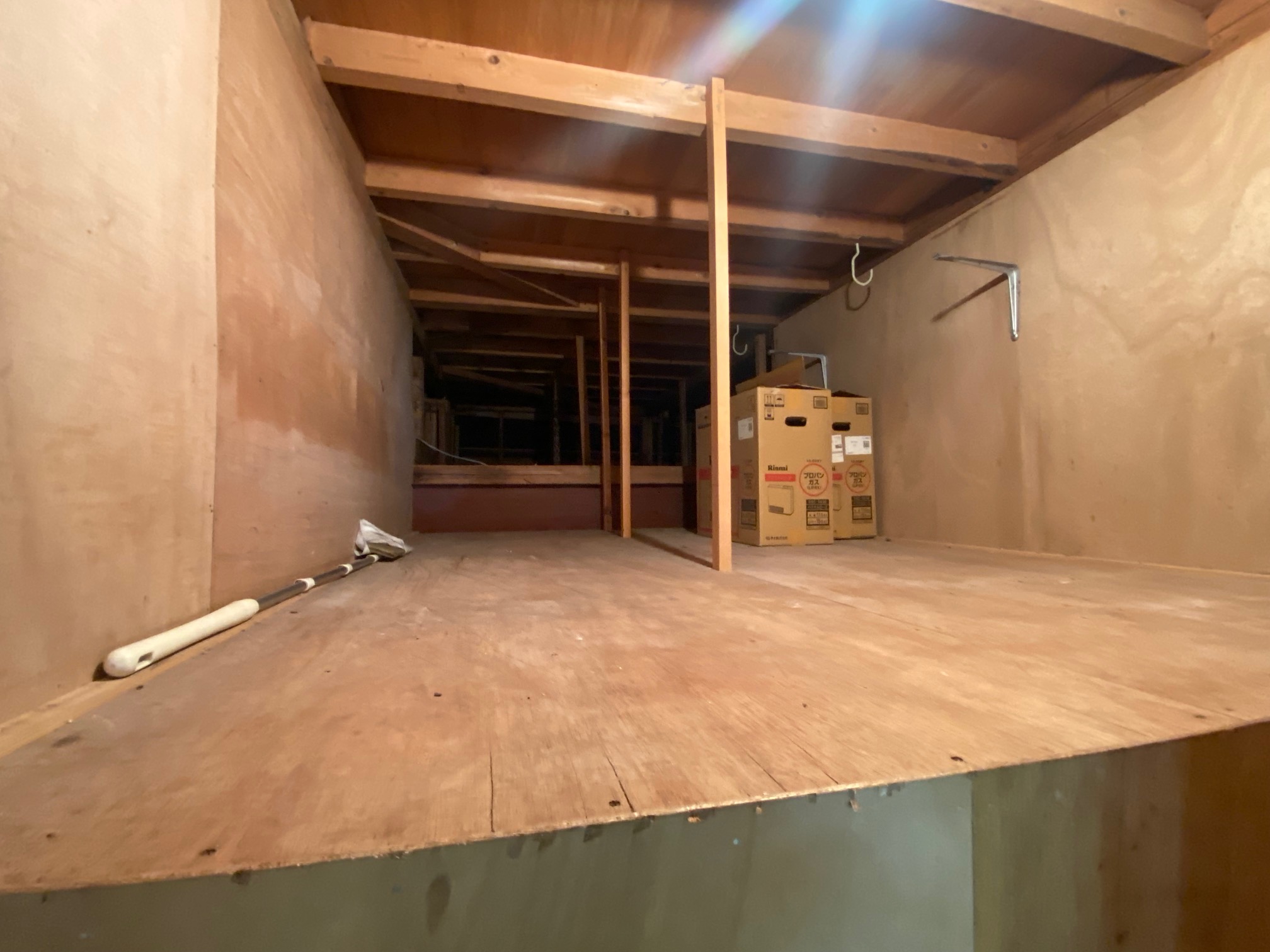 収納　多目的室の小屋裏収納