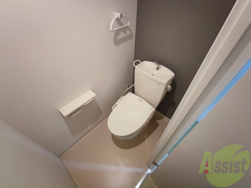 トイレ　こちらはトイレです。清潔感があり、安心して使用できます。