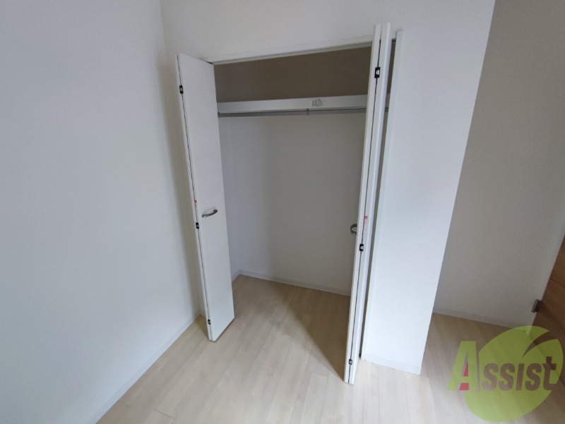 収納　寝室の収納です。部屋がすっきり片付きます。