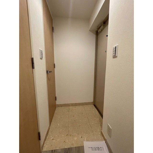 玄関　同タイプ別部屋の写真です