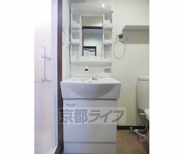 洗面設備　洗面台です。