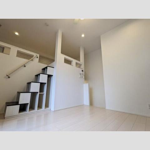 居室・リビング　室内