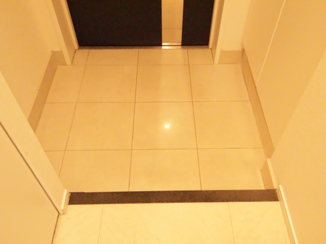 玄関　※別室の参考写真の為、現況優先です。