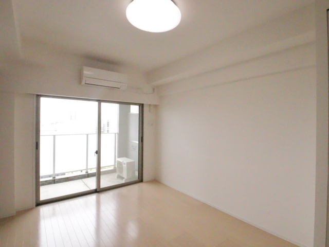 居室・リビング　※別室の参考写真の為、現況優先です。