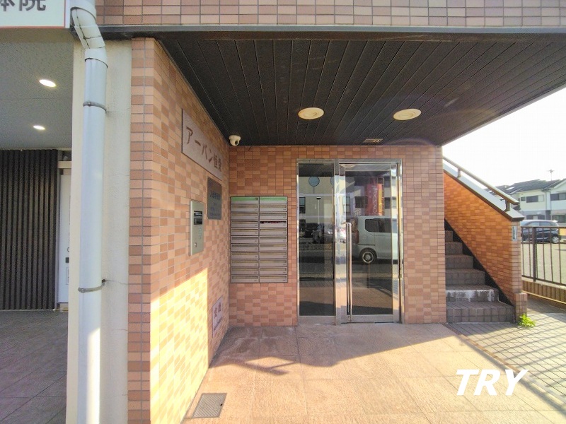 エントランス　オートロック、エレベータ付