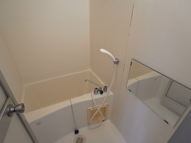 バス・シャワールーム　102内装です
