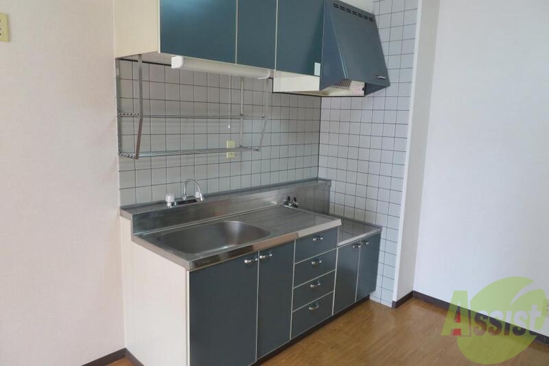 キッチン　キッチンの色はグレーっぽくてオシャレです。