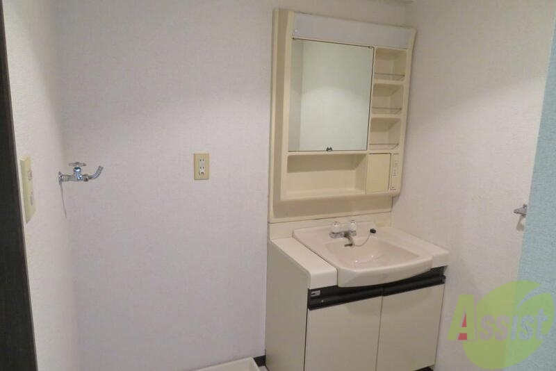 洗面設備　洗面は独立しています。朝は取り合いになりそうですね。