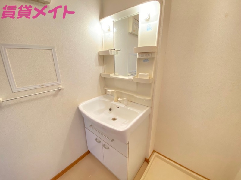 洗面設備　反転タイプ参考写真