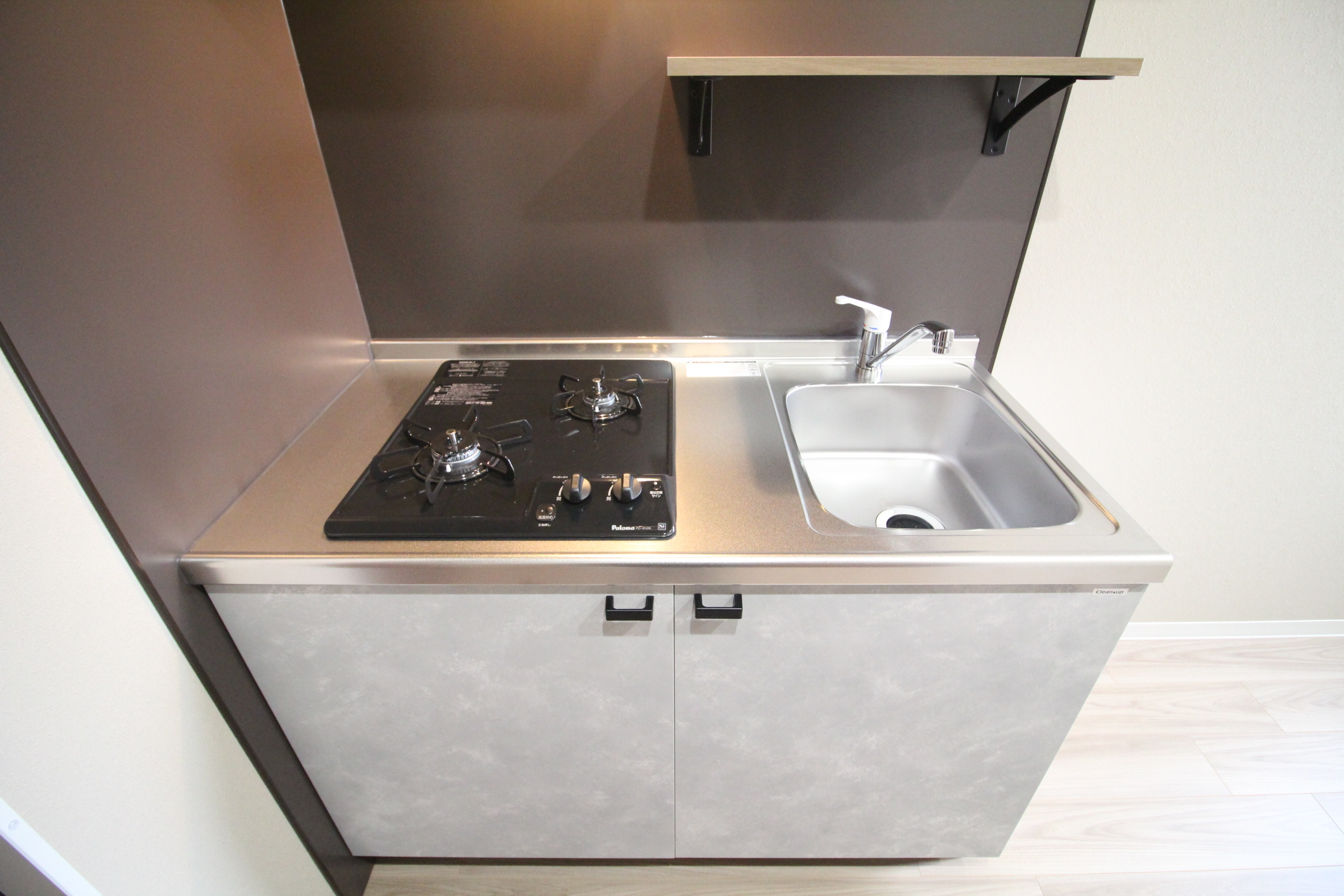 キッチン　２口コンロで同時調理可能！