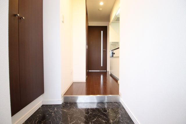 玄関　※別室の参考写真の為、現況優先です。