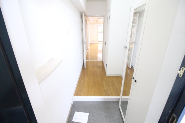 玄関　清潔感あふれる広い玄関です♪