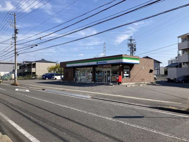 コンビニ　ファミリーマート本荘中ノ町店（コンビニ）まで257m