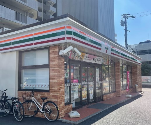 コンビニ　セブンイレブン 名古屋新道2丁目店（コンビニ）まで647m