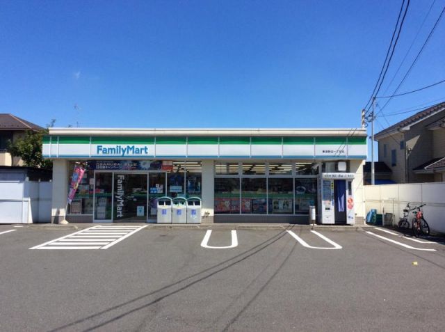 コンビニ　ファミリーマート清水屋上溝四丁目店（コンビニ）まで570m