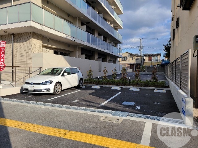 駐車場　敷地内駐車場