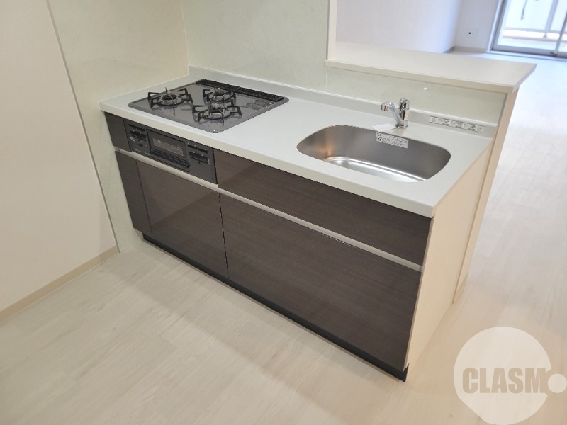 キッチン　効率よくお料理できる３口コンロ付き♪