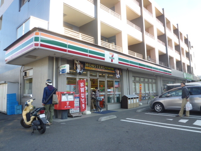 コンビニ　セブンイレブン横浜長津田みなみ台店（コンビニ）まで884m