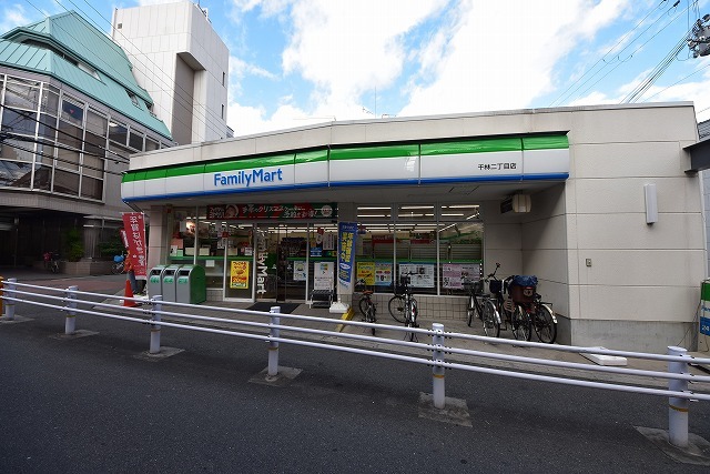 コンビニ　ファミリーマート　生江一丁目（コンビニ）まで385m