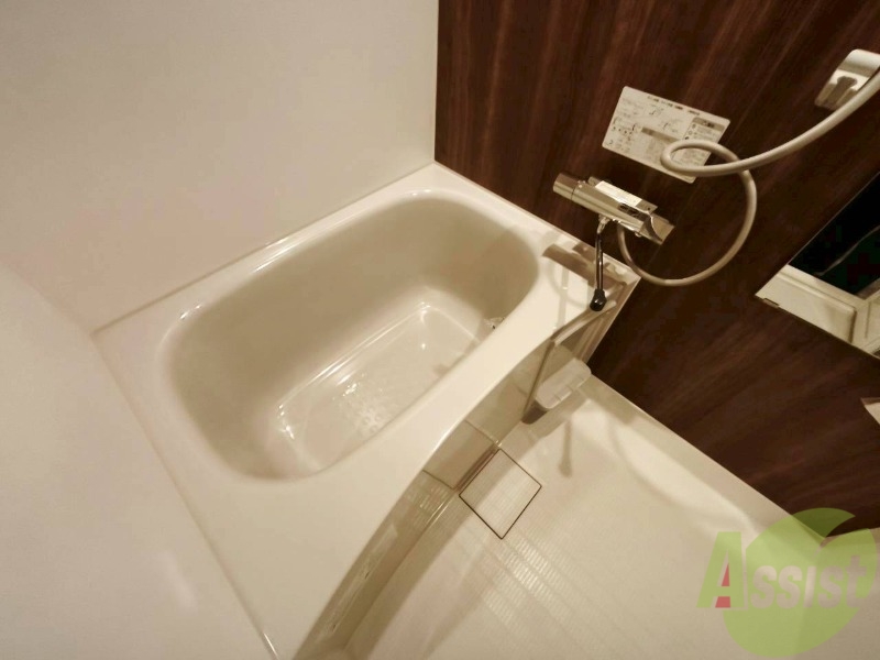 バス・シャワールーム　お風呂になります。一日の疲れを癒してくださいね。