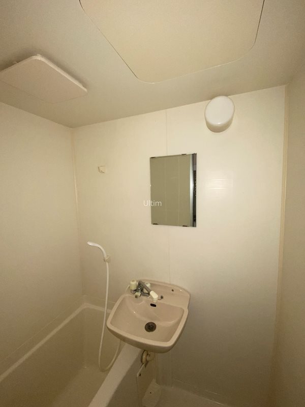 洗面設備　※同タイプの他のお部屋です