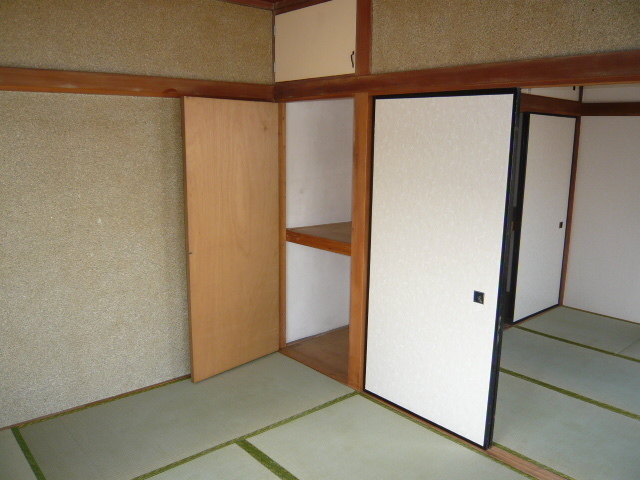 その他部屋・スペース　心落ち着く和室です。収納スペースもありますよ。