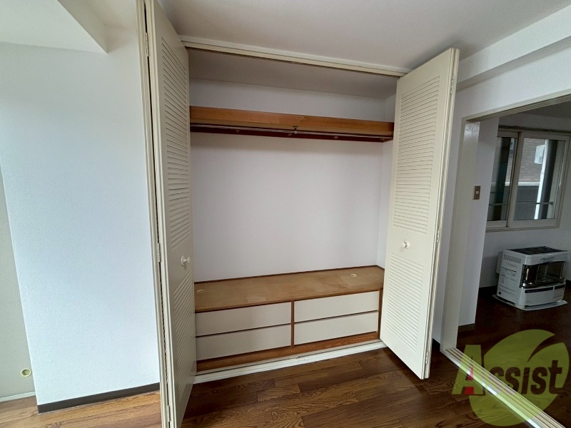 収納　寝室の収納です。部屋がすっきり片付きます。