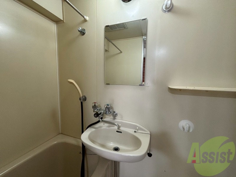 洗面設備　こちらに洗面台があります。朝の洗顔はこちらで。