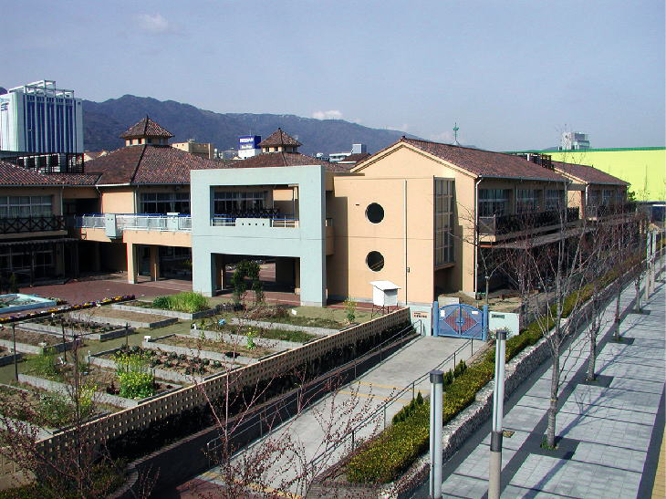 小学校　なぎさ小学校（小学校）まで674m