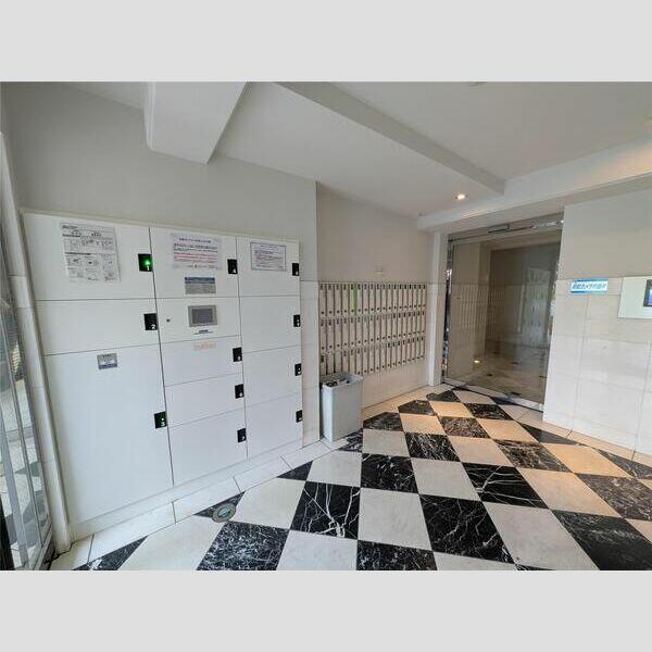 ロビー　宅配ボックス