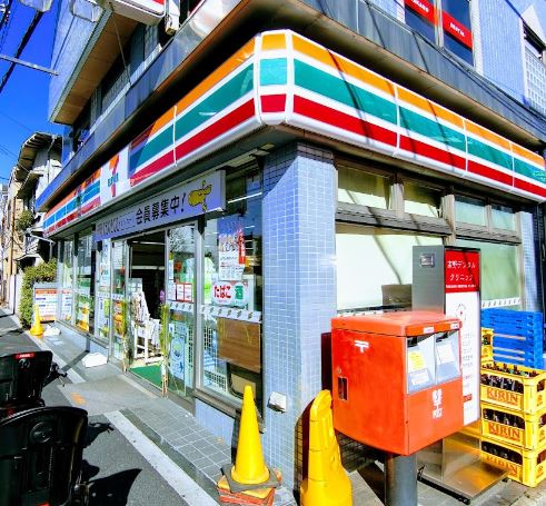 コンビニ　セブンイレブン（コンビニ）まで440m