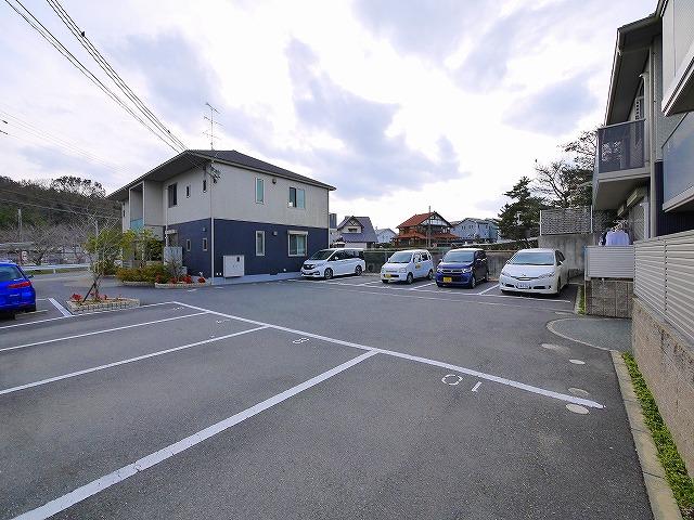 駐車場　駐車場完備です