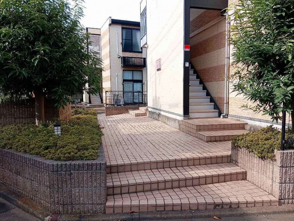 エントランス　★お問い合わせはタウンハウジングまで★