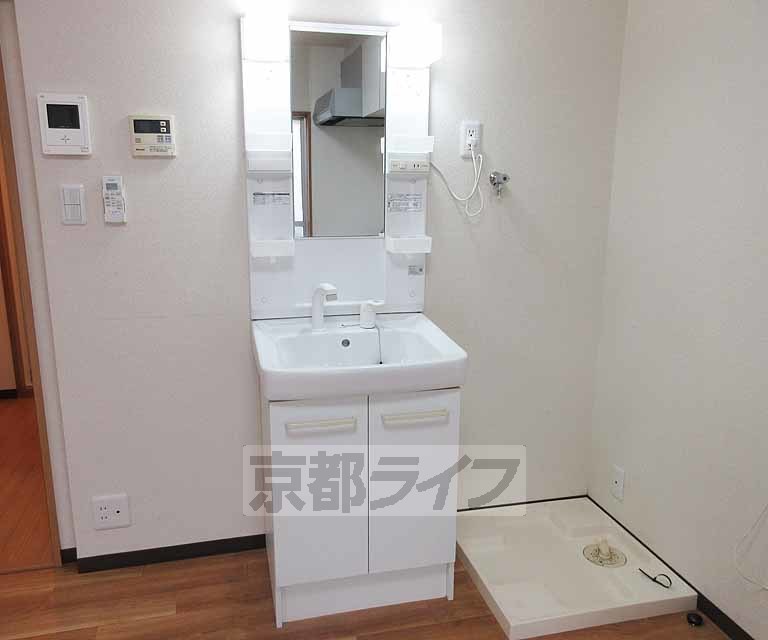 洗面設備　独立洗面台です！