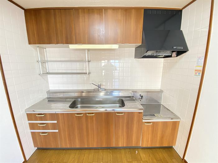 キッチン　木目調のお洒落なキッチン