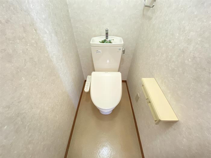 トイレ　ウォシュレット付き