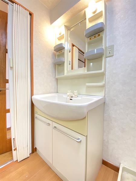 洗面設備　独立洗面台付き