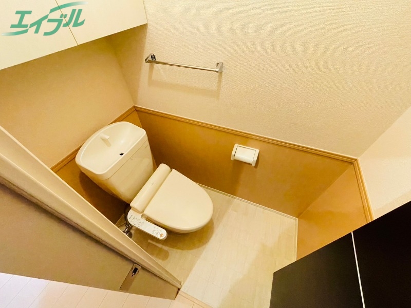 トイレ　同型参考写真