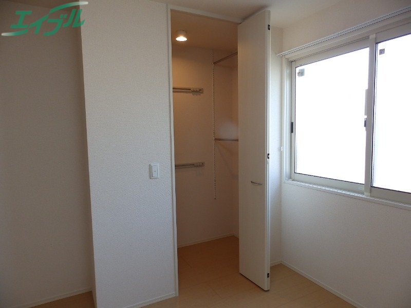 収納　同型参考写真