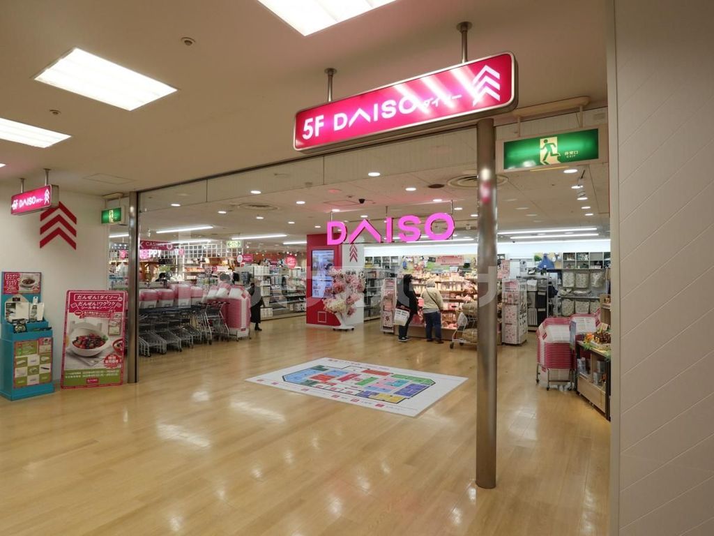 ショッピングセンター　ダイソー　亀有リリオ店（ショッピングセンター）まで570m