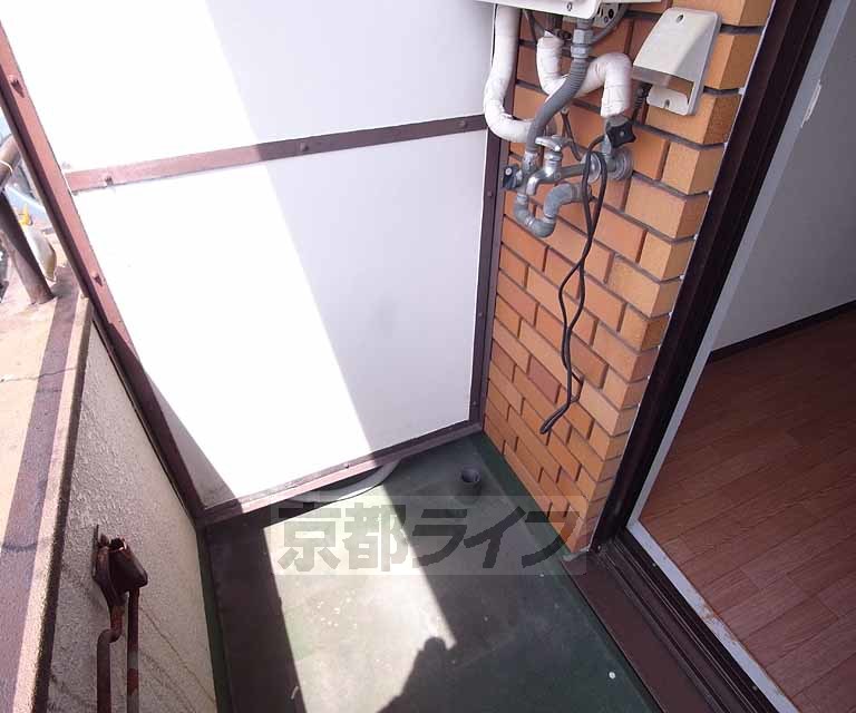 その他設備　ベランダに洗濯機が置けます。