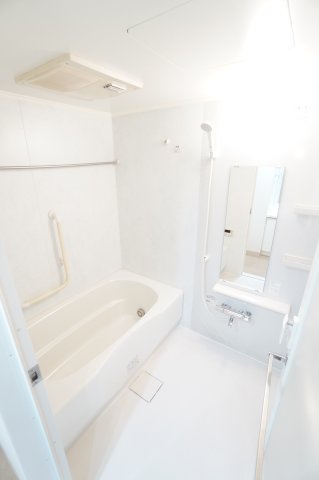 バス・シャワールーム　※同物件・同タイプの写真です。※同物件・同タイプの写真です。