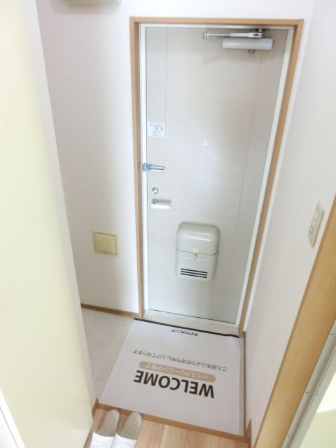 玄関　玄関も広々ご利用頂けます
