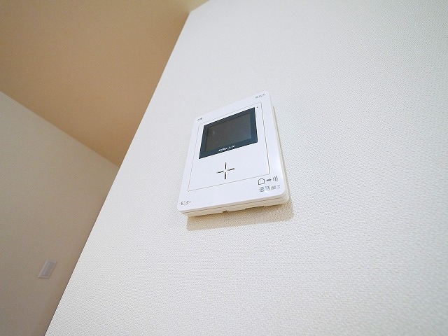 セキュリティ　モニター付きインターホン完備