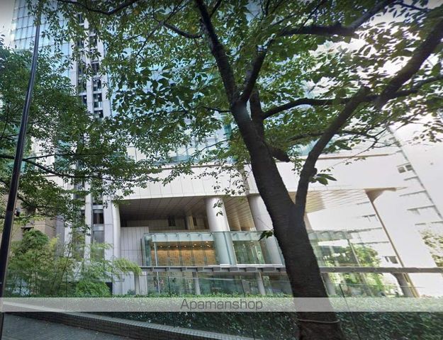 コンビニ　セブン－イレブン赤坂２丁目店（コンビニ）まで135m