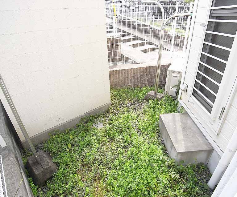 バルコニー　１階はお庭になってます。