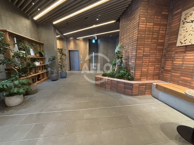 ロビー　コンフォリア・リヴ本町WEST Q　ロビー