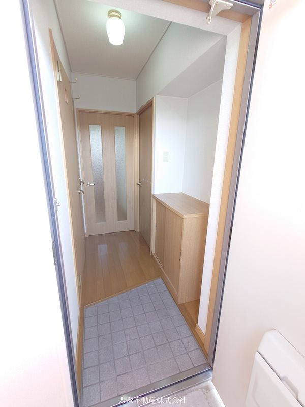 玄関　※別部屋写真の為イメージ。