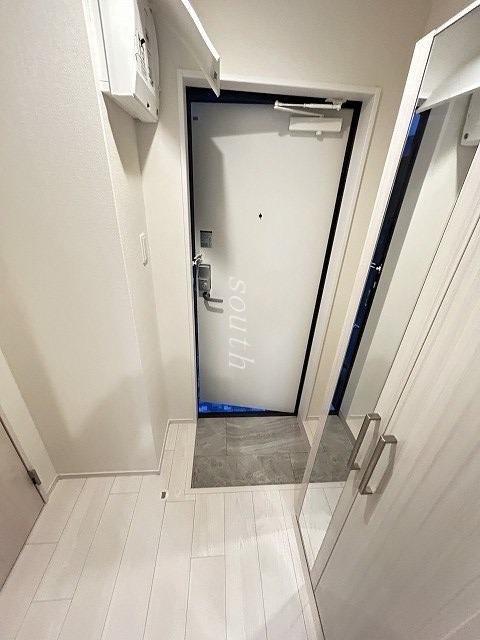 玄関　大きなシューズボックス付き